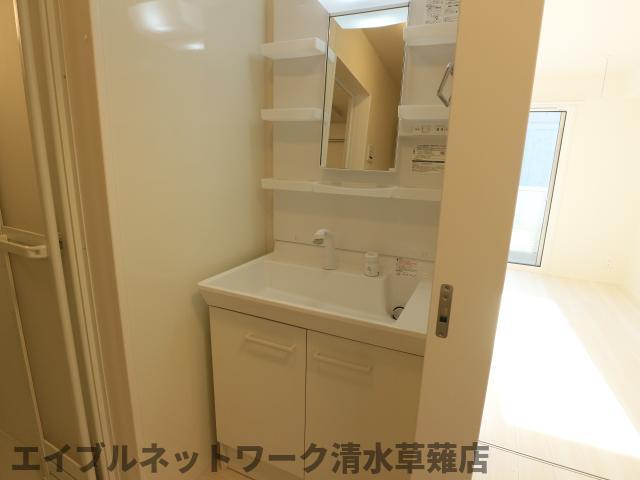 洗面設備　脱衣スペースもあります