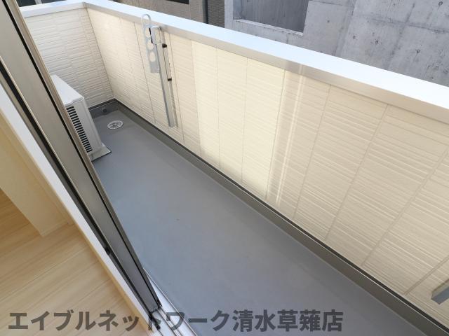 バルコニー　開放的で明るい空間を演出してくれるバルコニーです