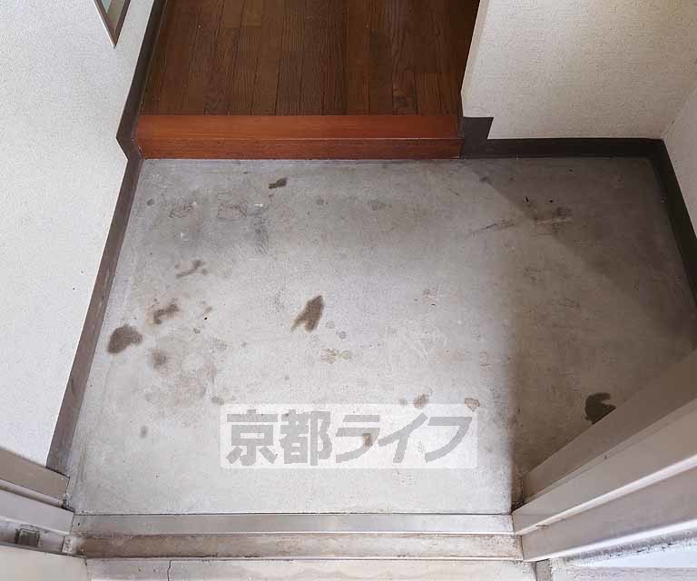 玄関　大きな段差がありません