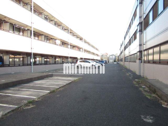 駐車場　敷地内駐車場空きあります。