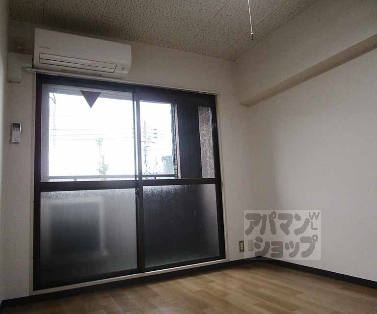 居室・リビング　３０１号室の写真です。