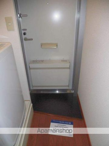 レオパレスフランボワーズ Aの玄関写真