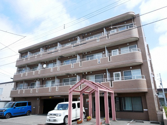 メープル東札幌の建物外観