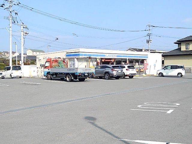 コンビニ　ローソン八女室岡店（コンビニ）まで270m