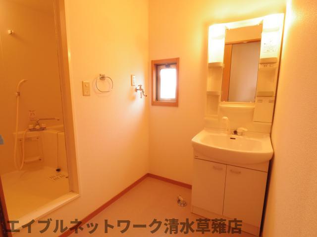 洗面設備　コンパクトで使いやすい洗面所