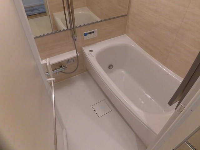 バス・シャワールーム　追炊きと浴室換気乾燥機付き