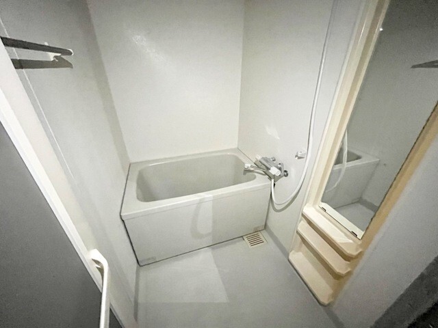 バス・シャワールーム　バスルーム