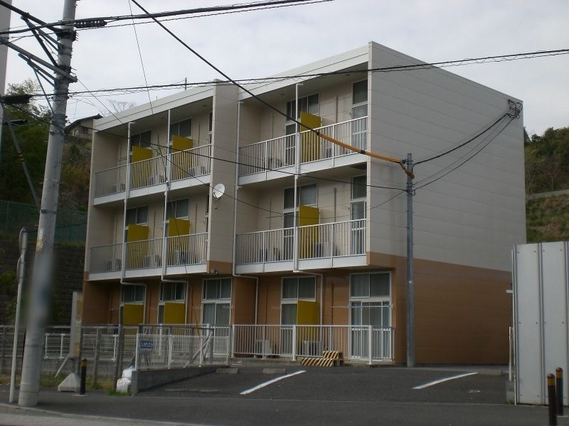 横浜市戸塚区平戸のマンションの建物外観