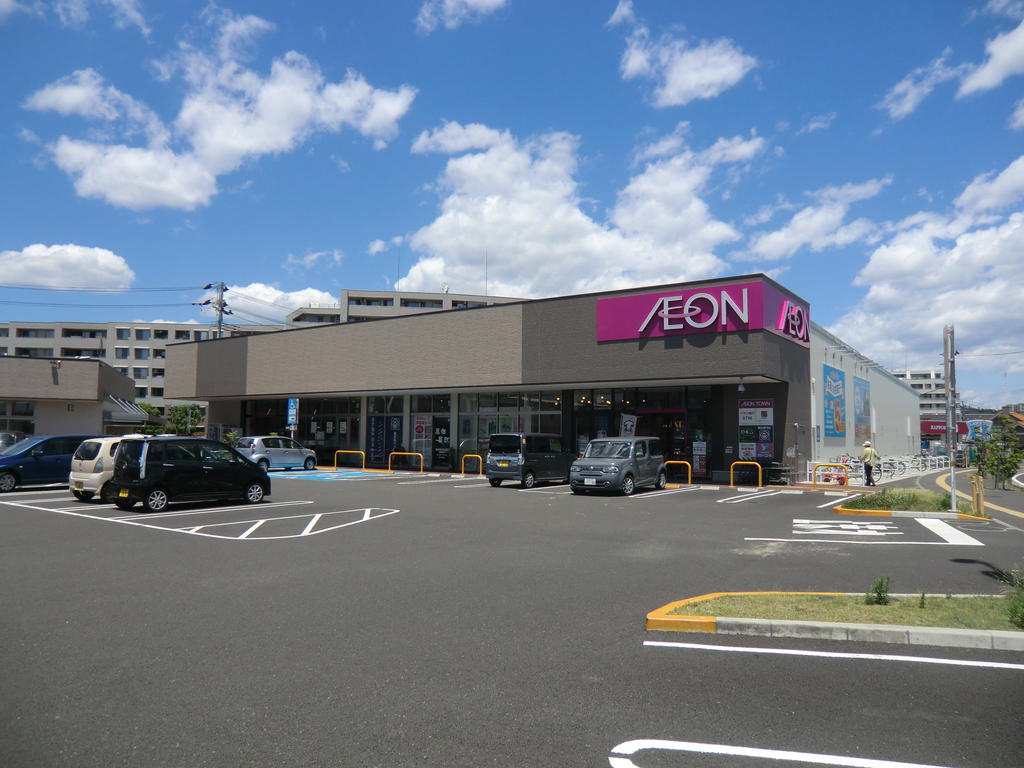 ショッピングセンター　イオンタウン仙台富沢（ショッピングセンター）まで666m
