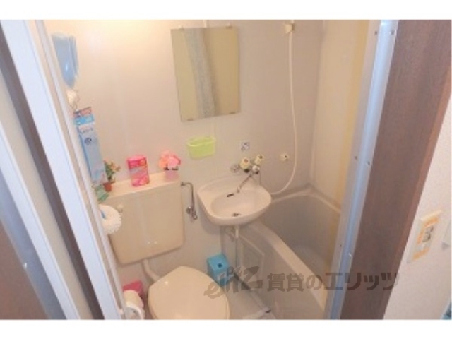 バス・シャワールーム　冷蔵庫