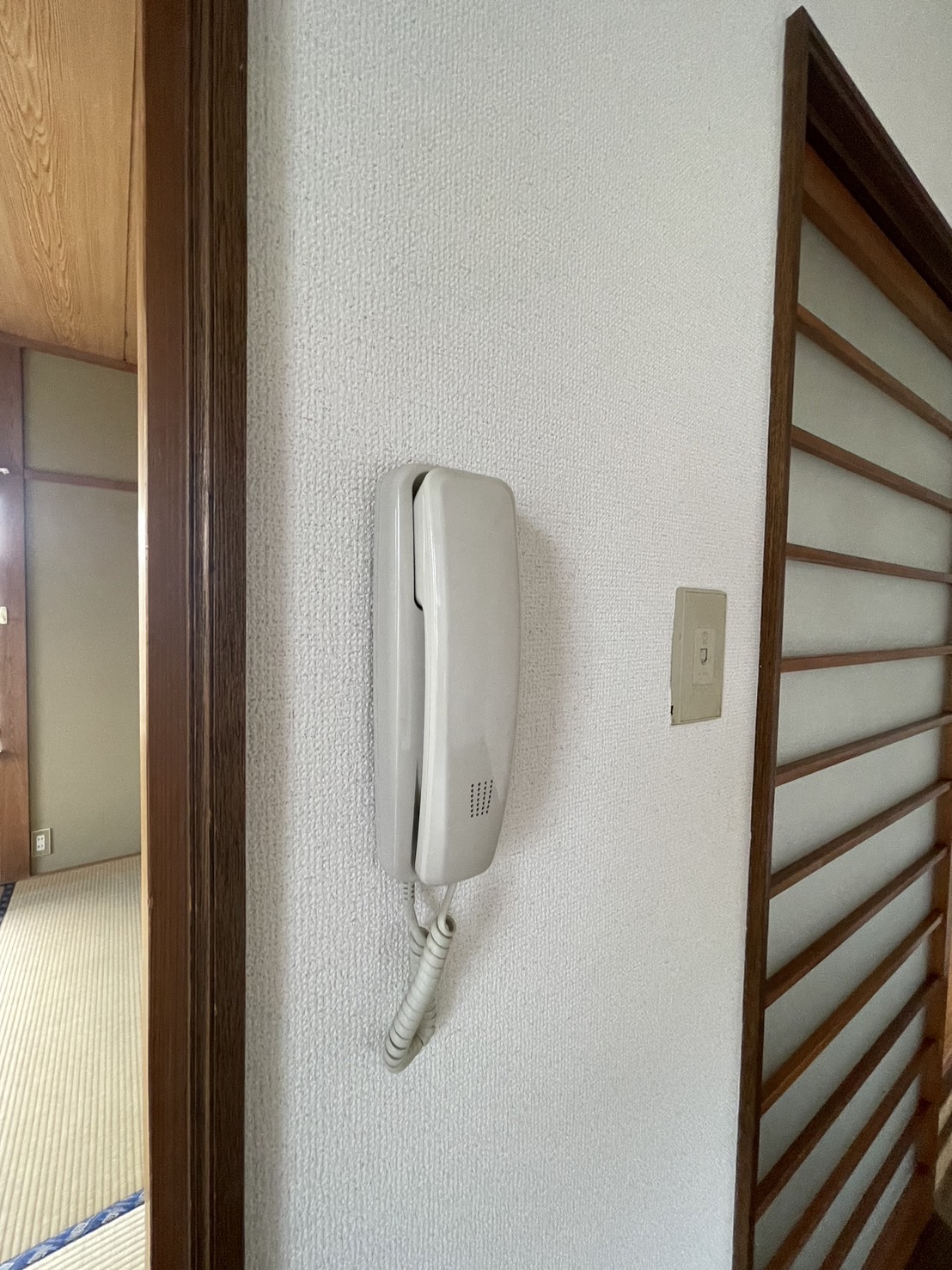 セキュリティ　受話器型インターホン