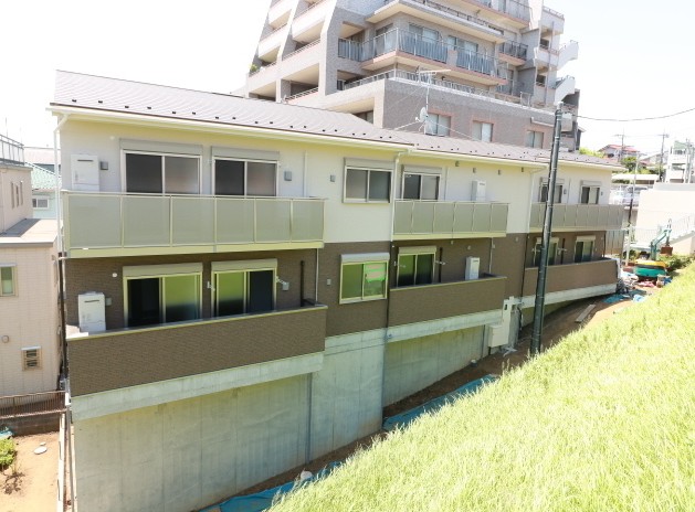 建物外観　基礎の部分が高く気にならないです