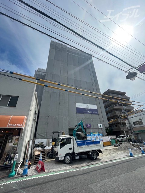 【豊中市服部西町のマンションの建物外観】