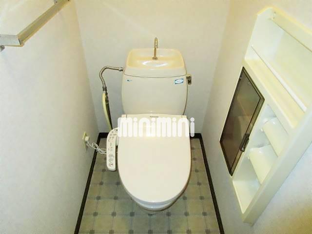 トイレ　温水洗浄便座完備です