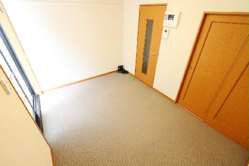 居室・リビング　充実のセキュリティで暮らしをサポートします。