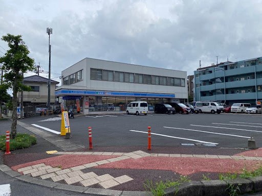 コンビニ　ローソン（コンビニ）まで2325m