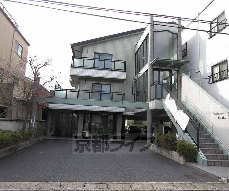 【京都市山科区椥辻平田町のマンションの建物外観】