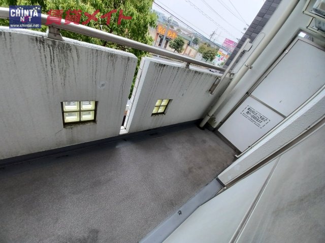 【松阪市川井町のマンションのバルコニー】