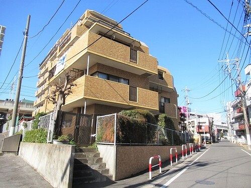 【ライオンズマンション新船橋の建物外観】