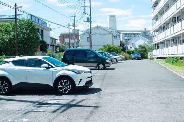 【さいたま市見沼区大字大谷のマンションの駐車場】