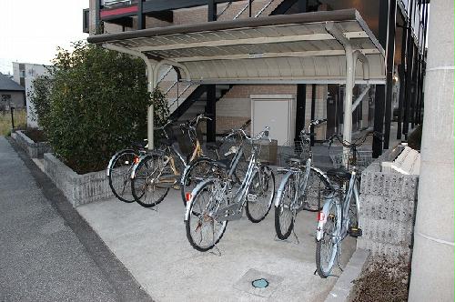 その他共有部分　屋根付駐輪場完備