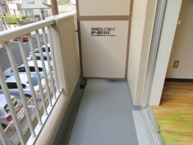 バルコニー　洗濯物がたくさん干せるバルコニーで嬉しいですね。