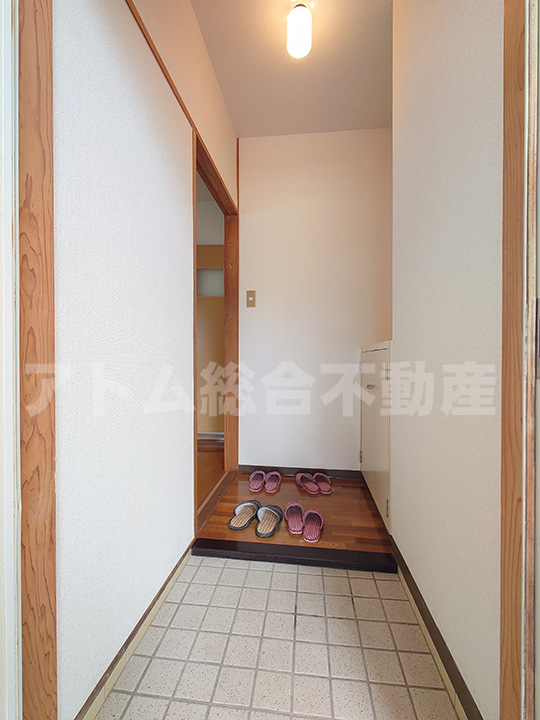 玄関　写真は同仕様です。