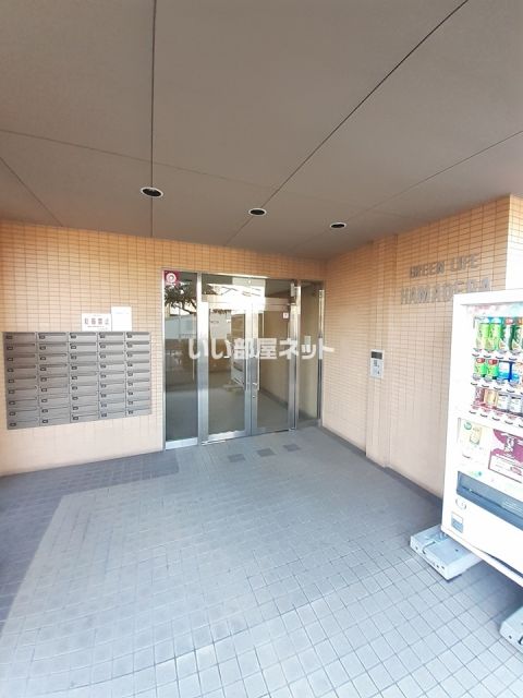 【堺市西区浜寺船尾町西のマンションのエントランス】