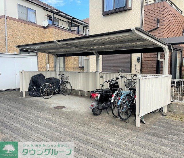 その他　屋根付き駐輪場