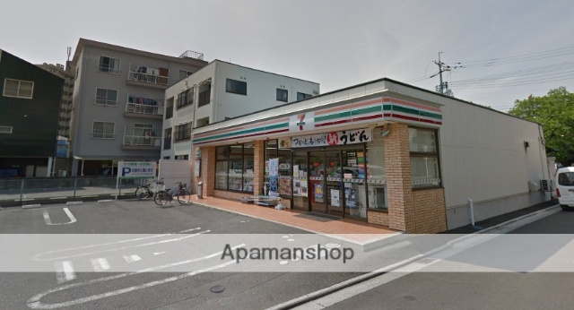 コンビニ　セブンイレブン（コンビニ）まで738m