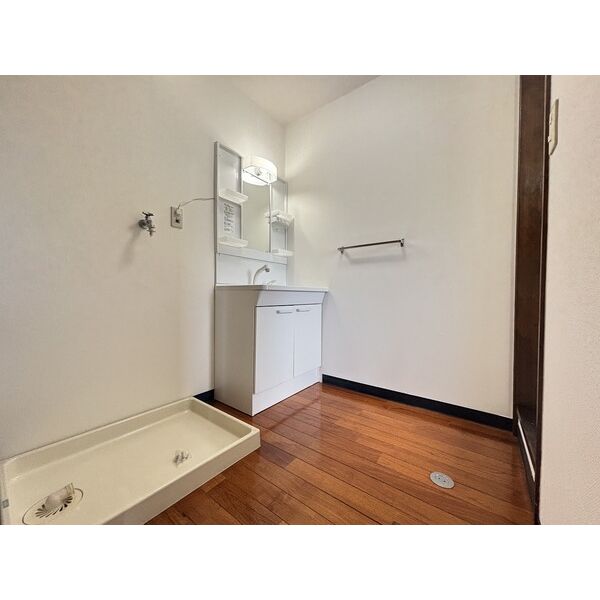 洗面設備　画像は同タイプ