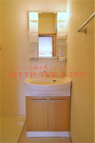 洗面設備　使いやすい独立洗面台です