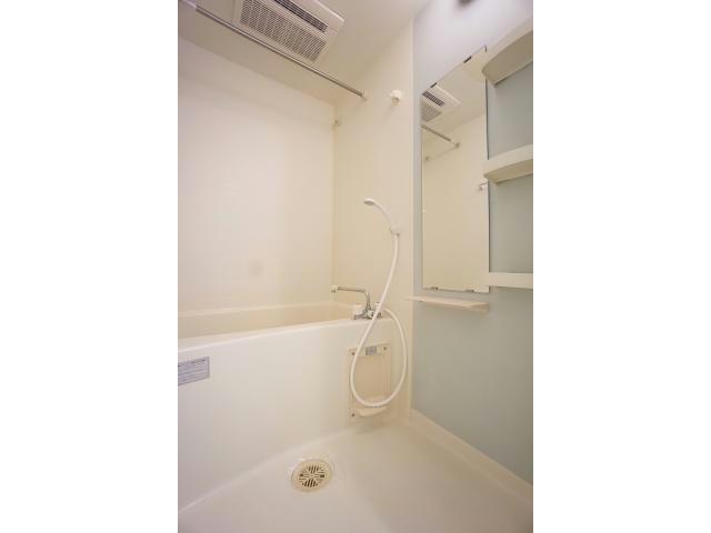 バス・シャワールーム　浴室乾燥機付き