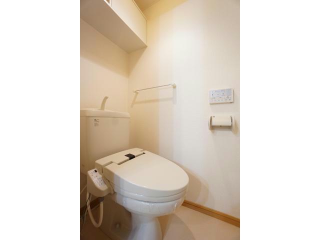 トイレ　温水洗浄便座