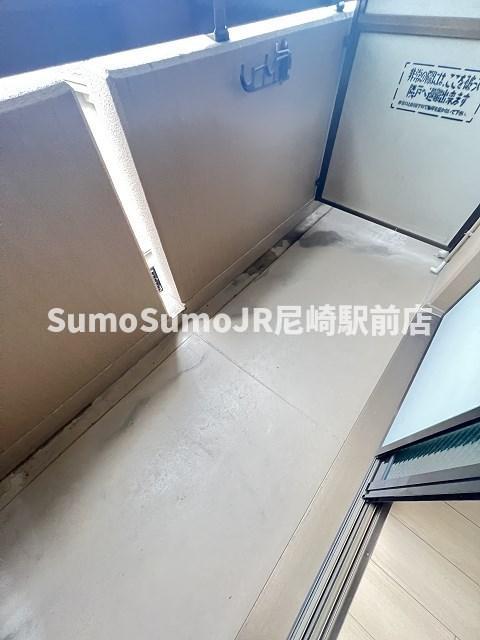 バルコニー　外からの目が気にならないバルコニーで洗濯物が干せます