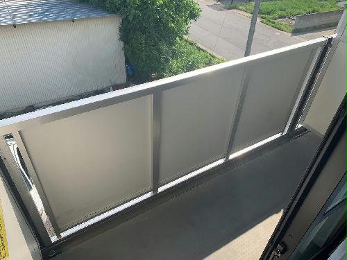 バルコニー　洗濯物を外干しできます