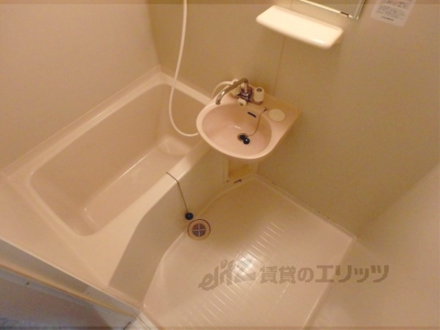 バス・シャワールーム　バス