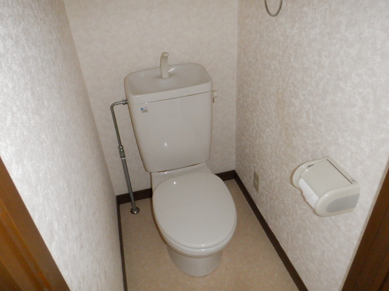 阪急今津線 小林駅 徒歩2分 4階建 築30年のトイレ写真