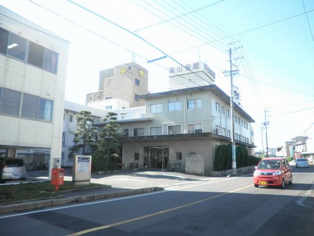 コンビニ　青山病院（コンビニ）まで810m