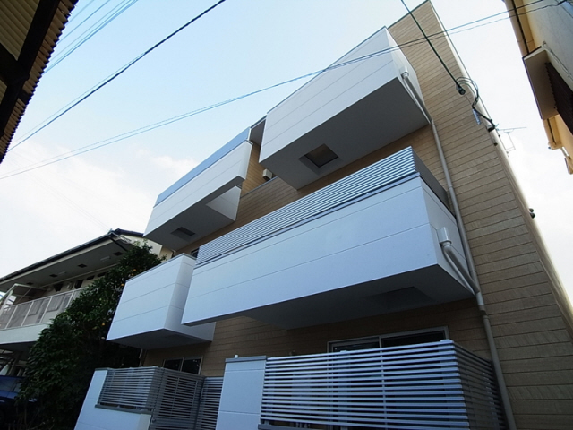 パロス塩屋駅前