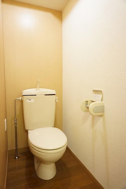 トイレ　バストイレ独立設計