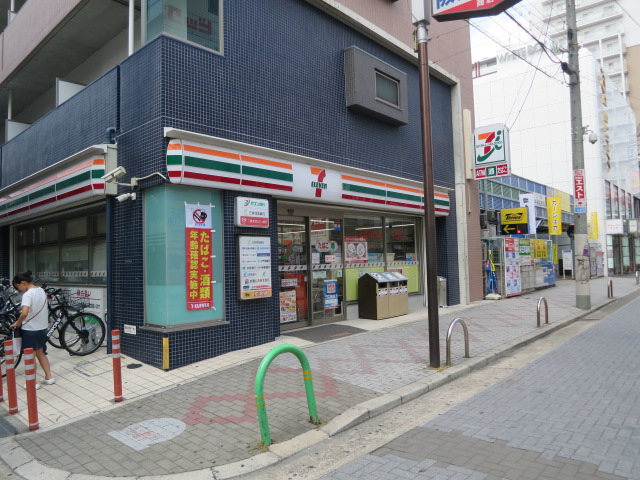 コンビニ　セブンイレブン 阪急茨木市駅東店（コンビニ）まで261m