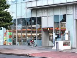 コンビニ　セブンイレブン横浜ポートサイドプレイス店（コンビニ）まで512m