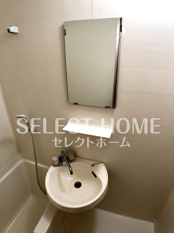 洗面設備　スペースが確保できる洗面所です 同型タイプ