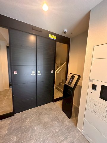 ロビー　★オートロック対応★宅配ボックス完備★タッチキーで操作も簡単