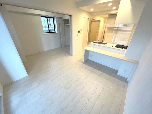 居室・リビング　写真は、他部屋の同間取りです。(現況優先)