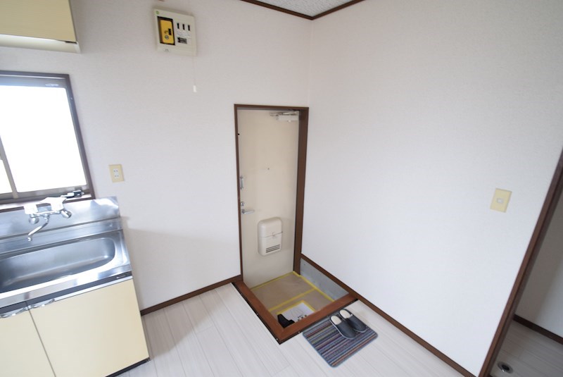 玄関　同じ建物部屋の部屋です。参考写真
