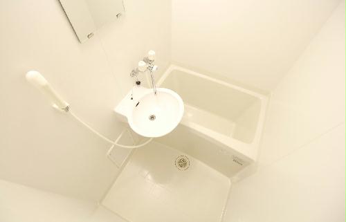 バス・シャワールーム　定番化している浴室乾燥機付き♪