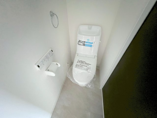トイレ　綺麗なトイレにはウォシュレット標準装備です。