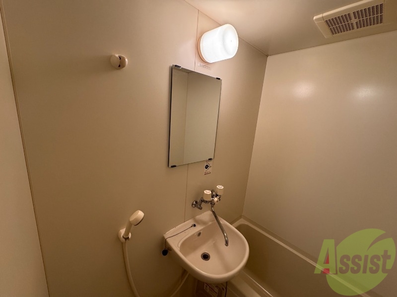 洗面設備　こちらに洗面台があります。朝の洗顔はこちらで。